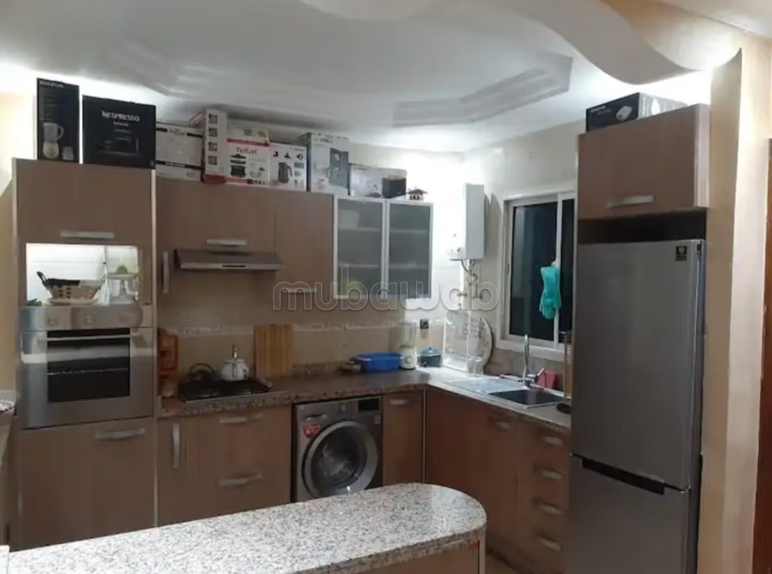 Appartements à louer à Sidi Bouzid. 
5 pièces confortables. 
Places de parking et terrasse