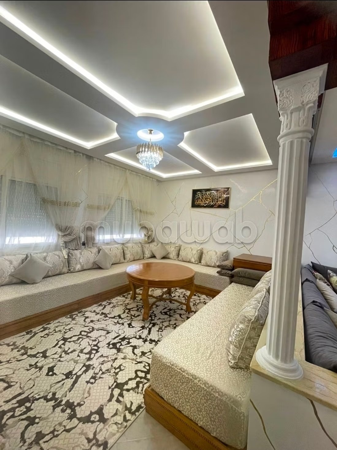 Location d'un appartement à Hay Chmaou. 
3 grandes pièces. 
Salon traditionnel, antenne parabolique générale