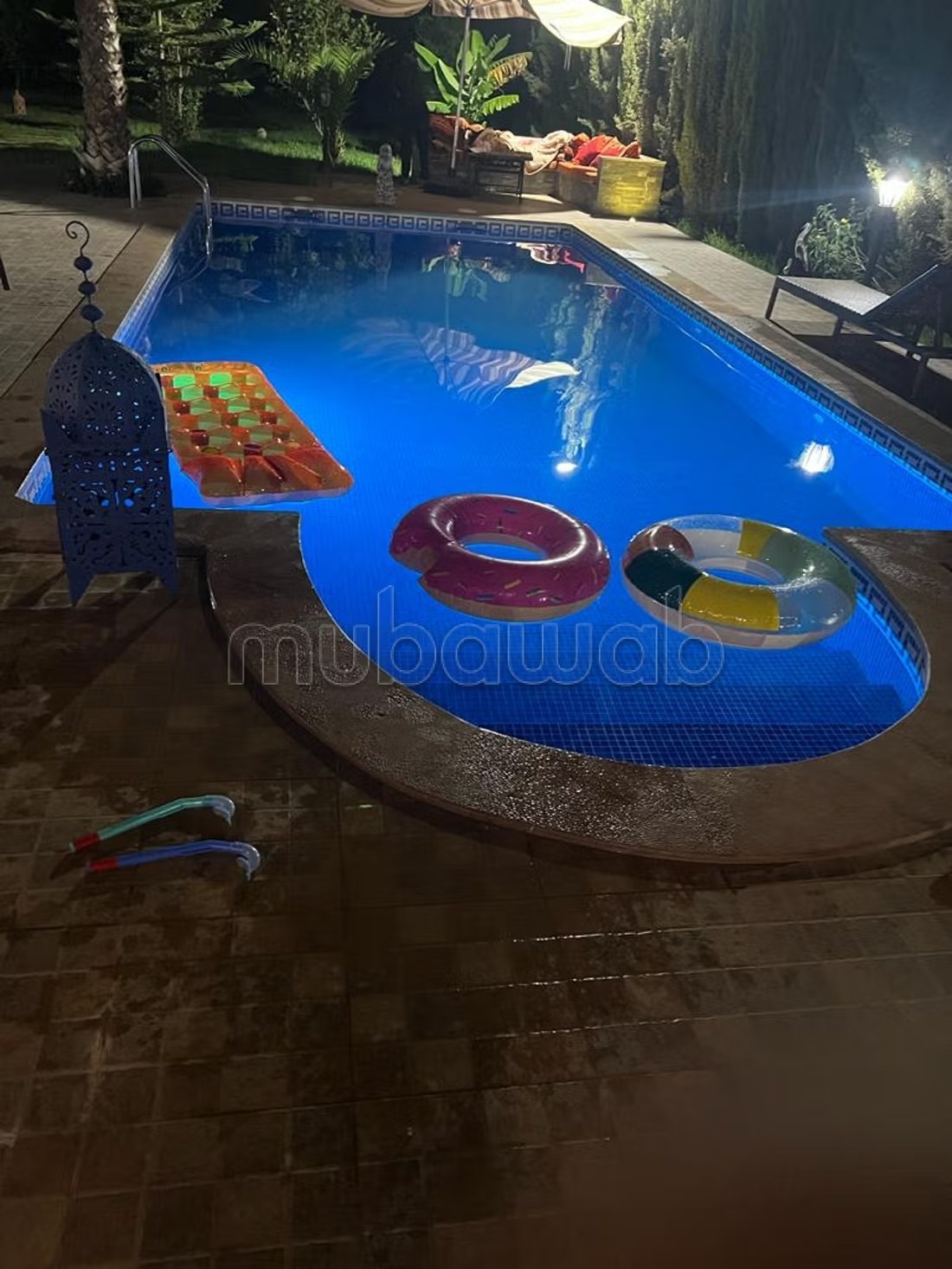 Belle villa avec piscine en pleine nature vers aer