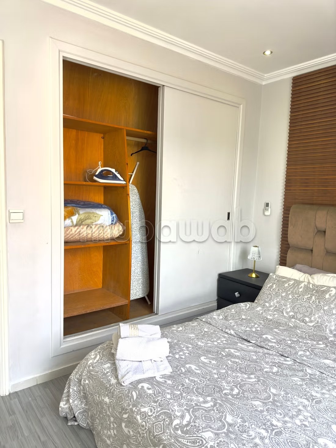 Location d'un appartement à Bourgogne Est. Superficie 55 m². Salon traditionnel marocain, résidence sécurisée - Photo 3